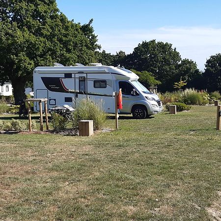 Camping Les Brillas Les Moutiers ภายนอก รูปภาพ