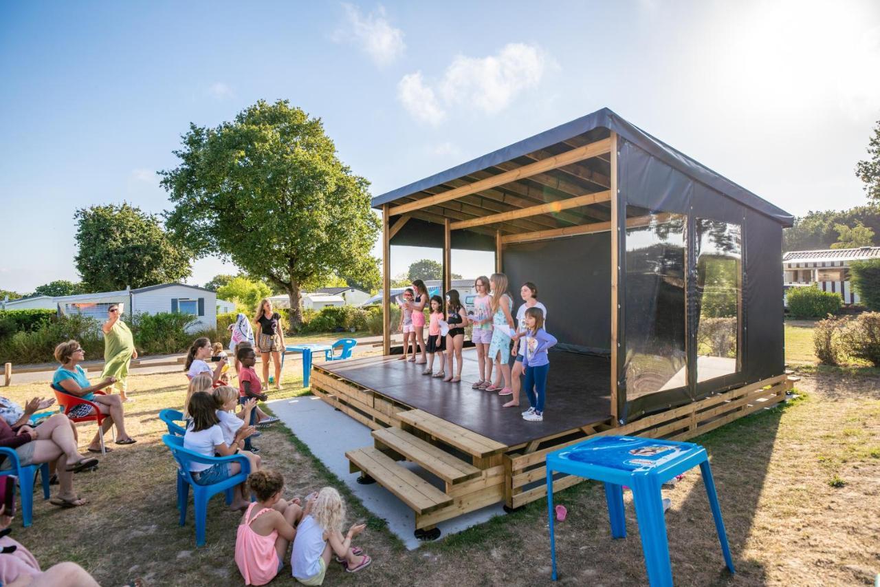 Camping Les Brillas Les Moutiers ภายนอก รูปภาพ