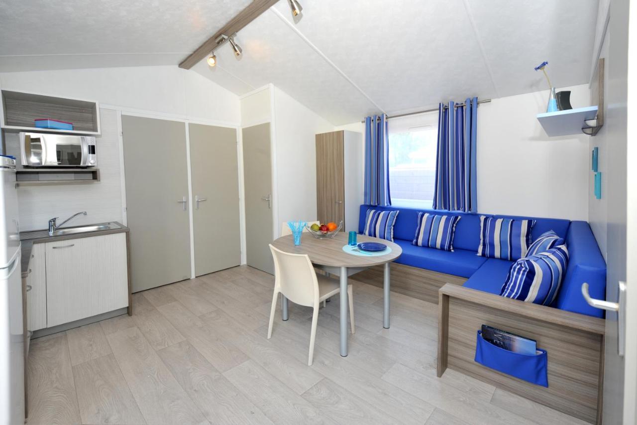 Camping Les Brillas Les Moutiers ภายนอก รูปภาพ