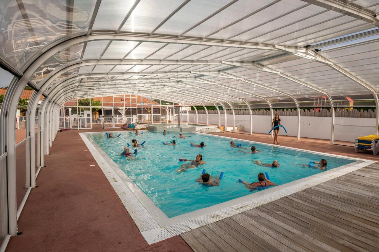 Camping Les Brillas Les Moutiers ภายนอก รูปภาพ