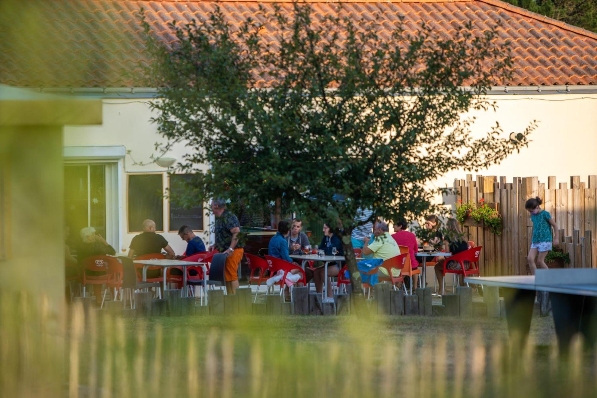 Camping Les Brillas Les Moutiers ภายนอก รูปภาพ
