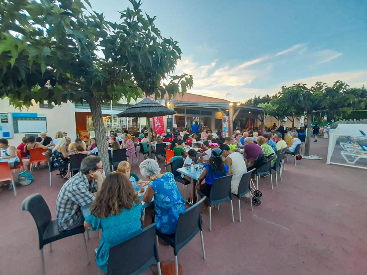 Camping Les Brillas Les Moutiers ภายนอก รูปภาพ
