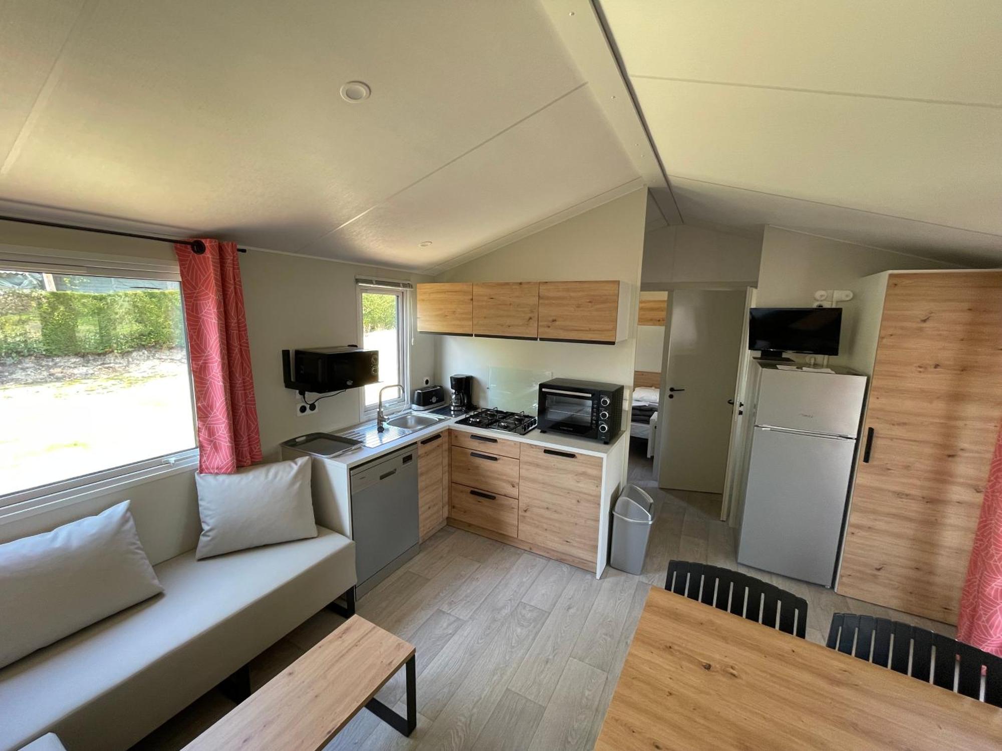 Camping Les Brillas Les Moutiers ภายนอก รูปภาพ