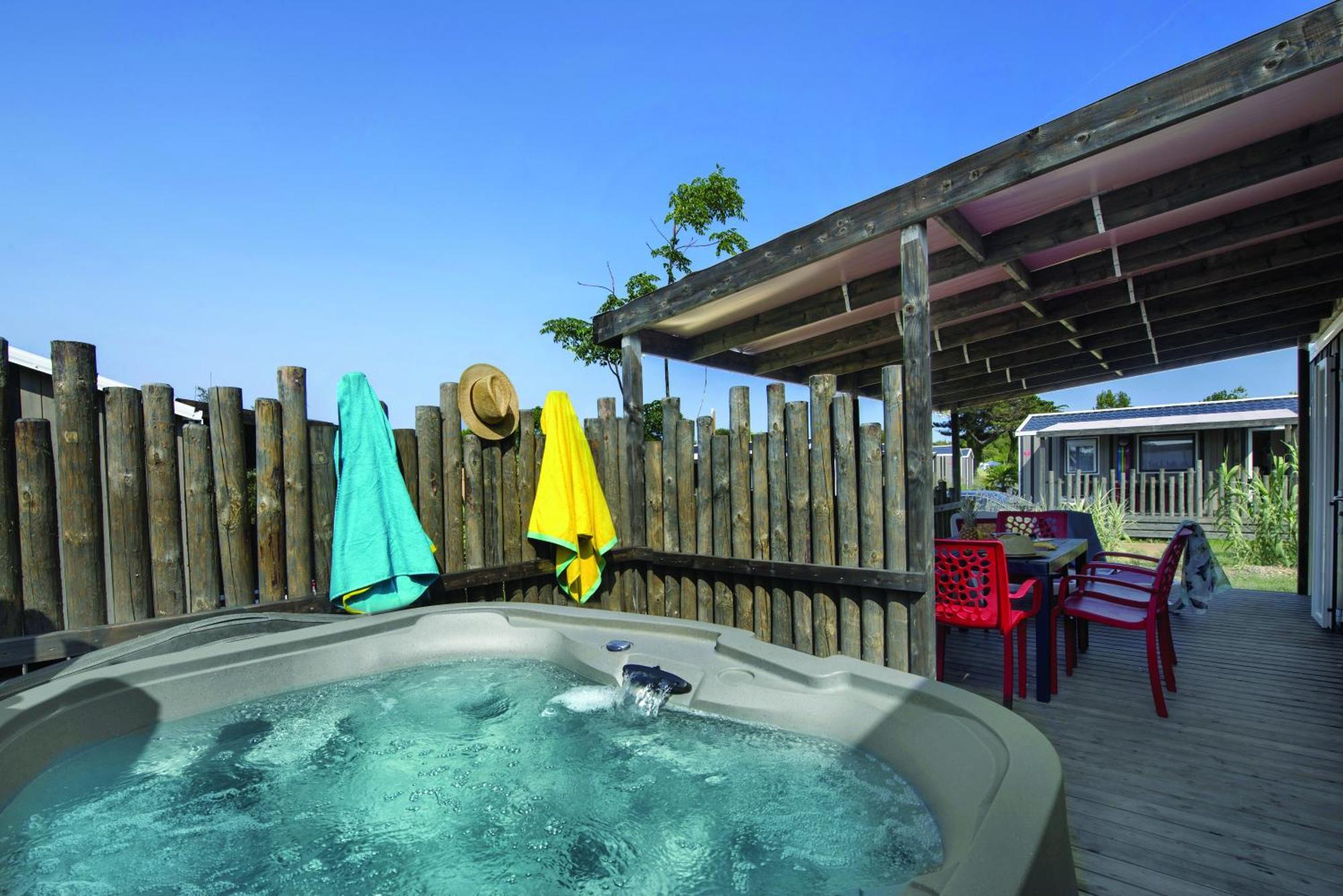 Camping Les Brillas Les Moutiers ภายนอก รูปภาพ
