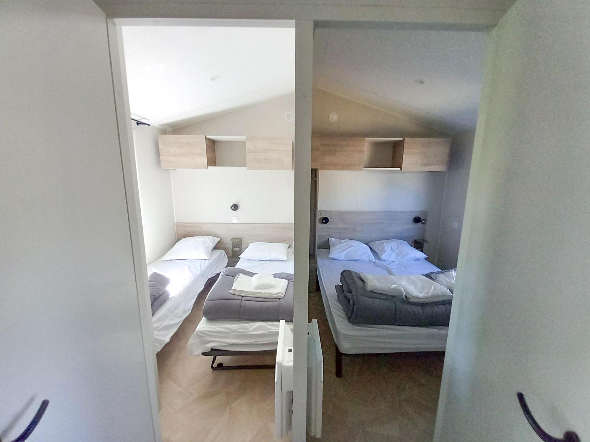 Camping Les Brillas Les Moutiers ภายนอก รูปภาพ