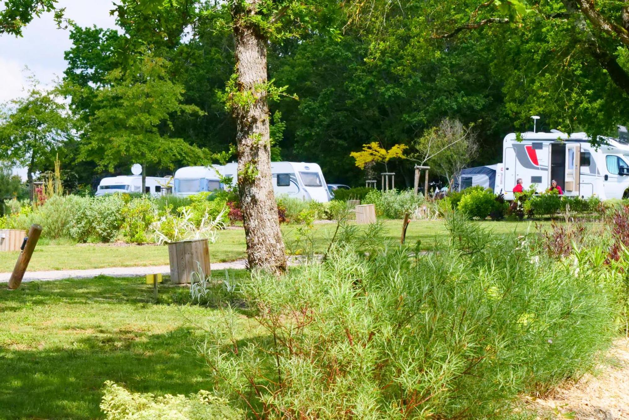 Camping Les Brillas Les Moutiers ภายนอก รูปภาพ